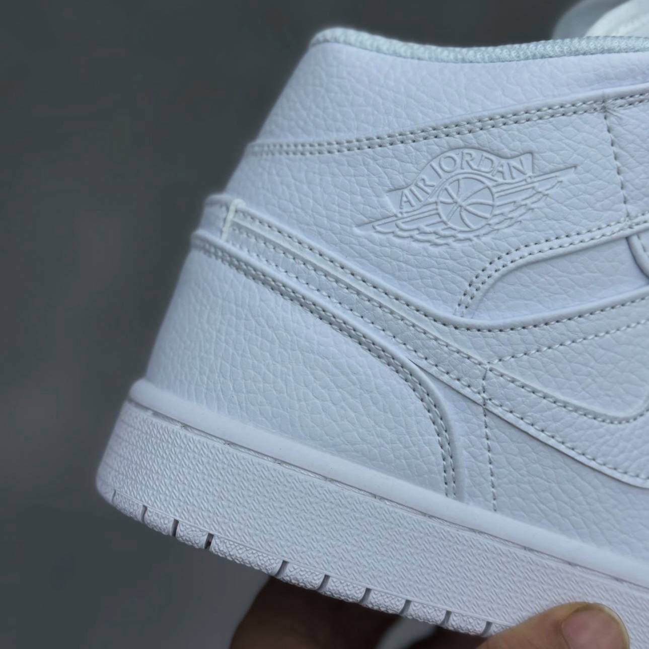 نایک ایر جردن وان تمام سفیدNike Air Jordan One  144