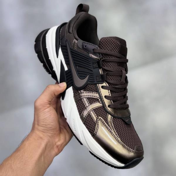 نایک وی تو کی شکلاتی Nike V2K Run 141