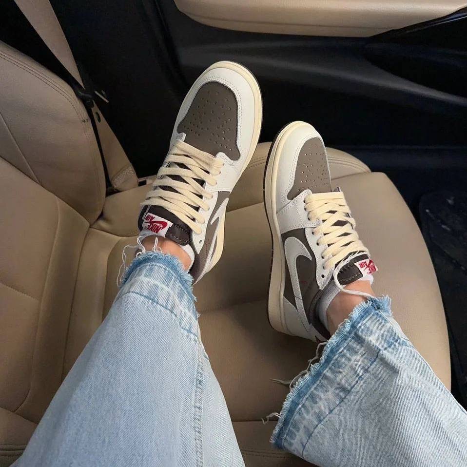 جردن 1 ترویس اسکات موکا Nike Air Jordan 1Travis Scott Mocha 120