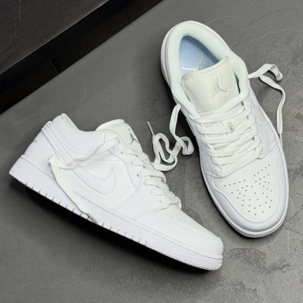 نایک ایر جردن وان تمام سفیدNike Air Jordan One  111