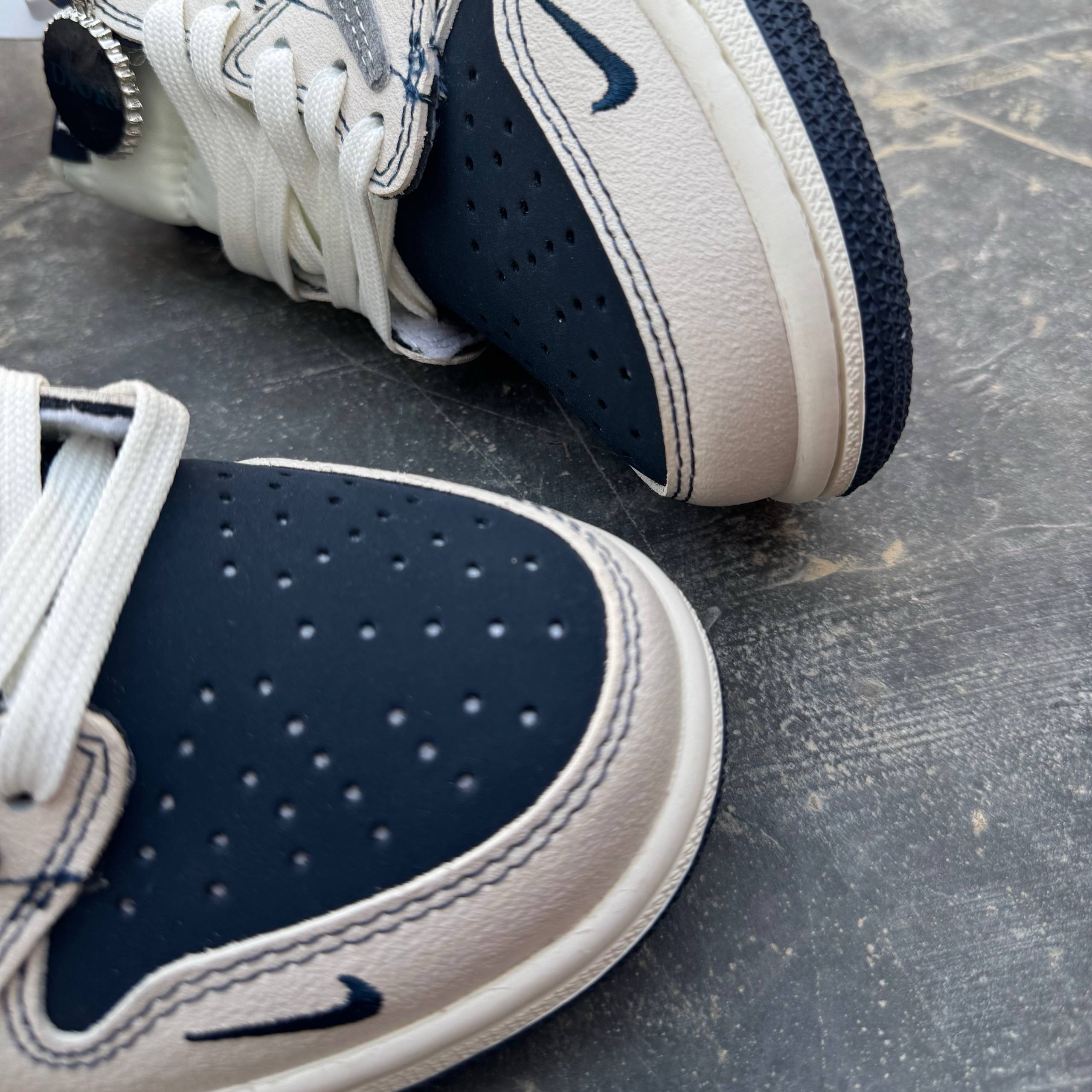 ترویس اسکات دیور Nike Air Jordan 1 Low OG SP Travis Scott x Dior. 71