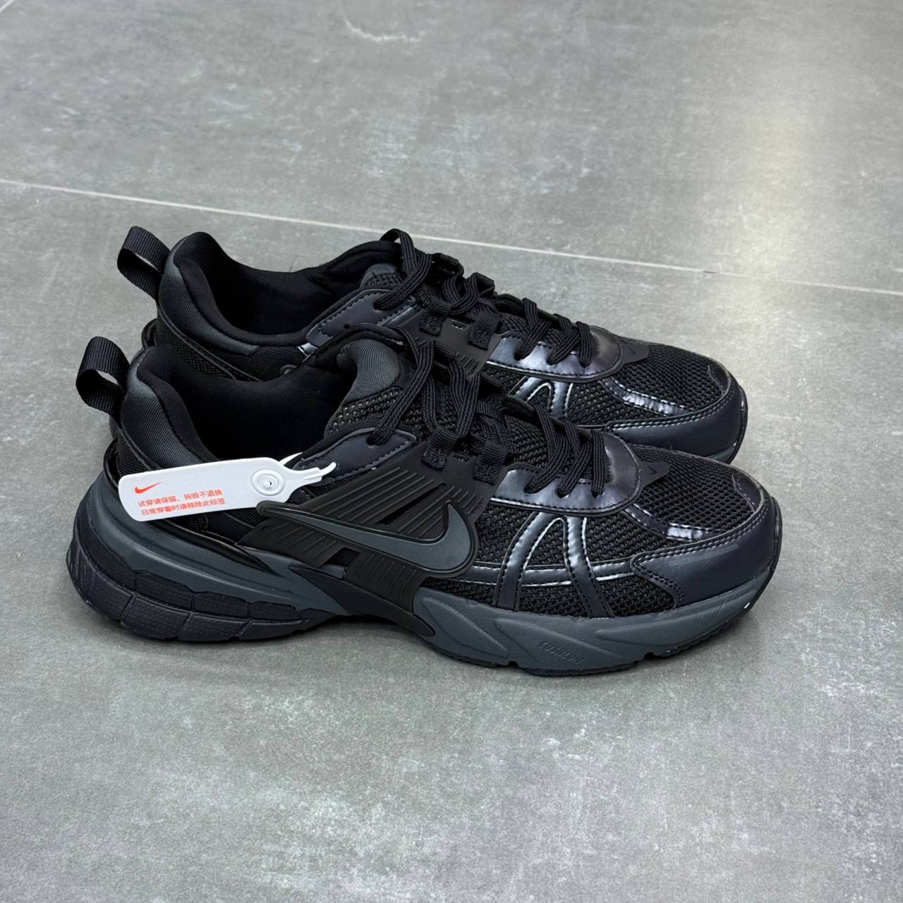 نایک وی تو کی تمام مشکی Nike V2K Run 