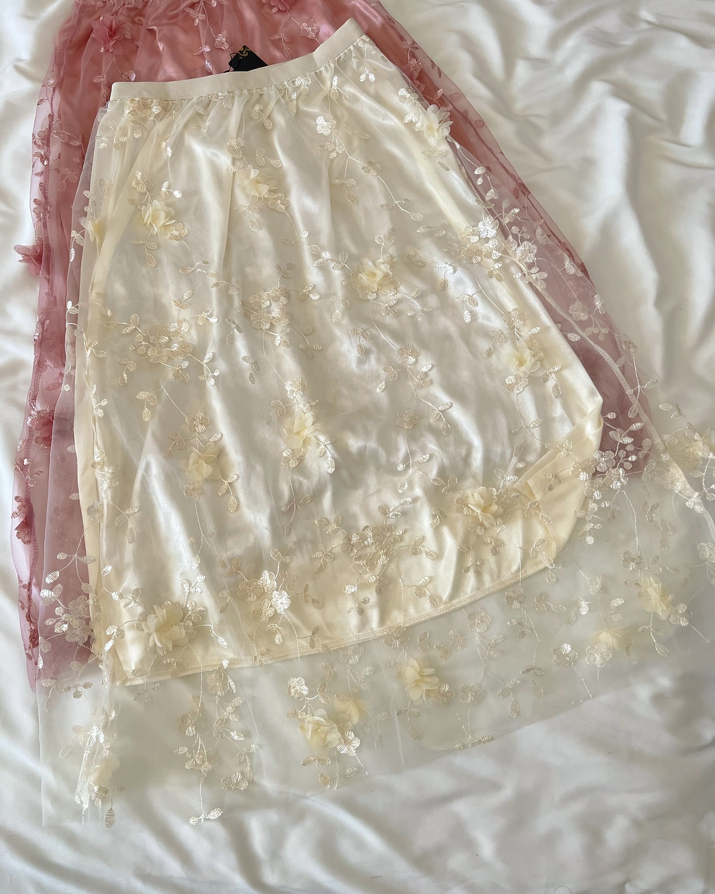 دامن توری گل برجسته