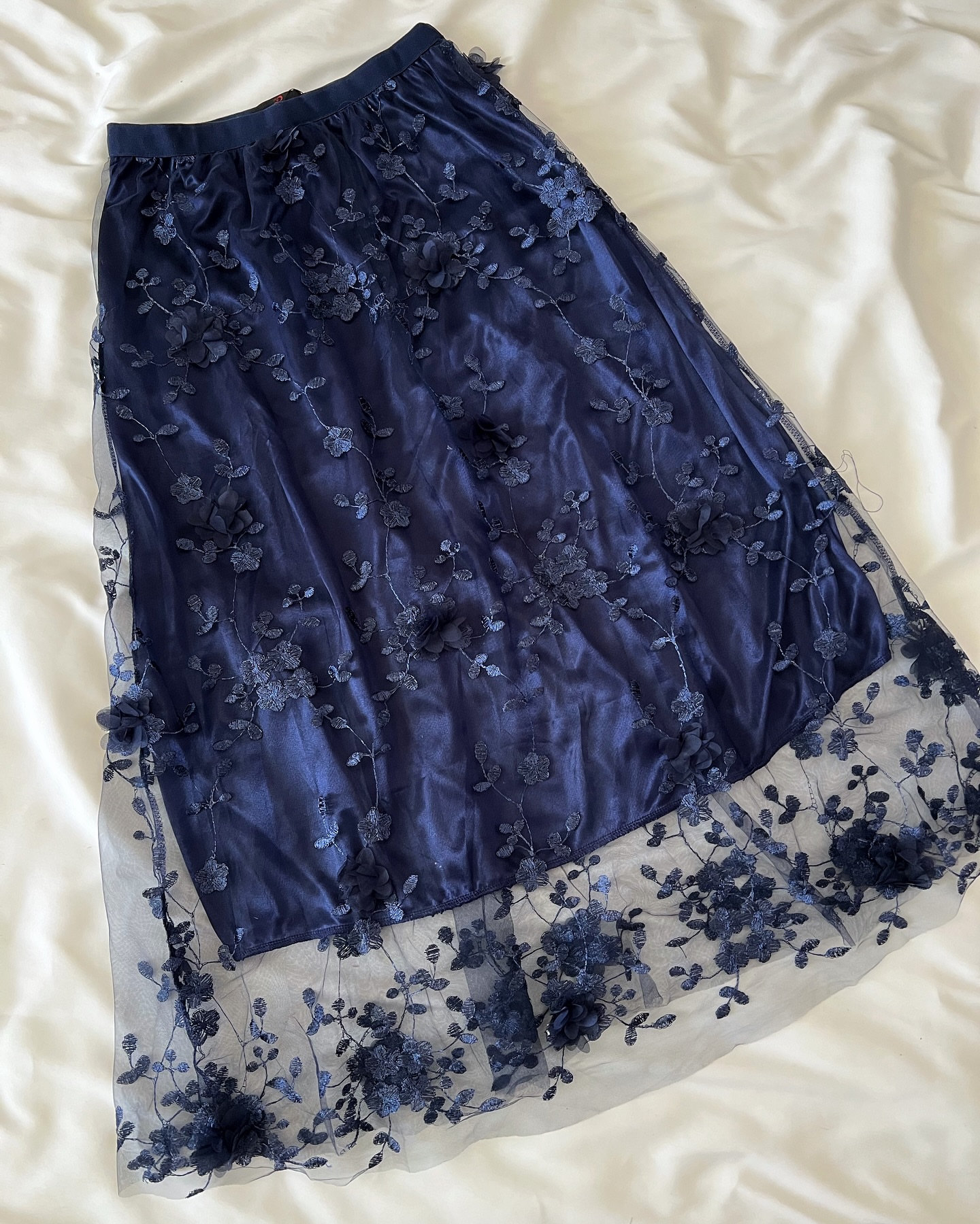 دامن توری گل برجسته