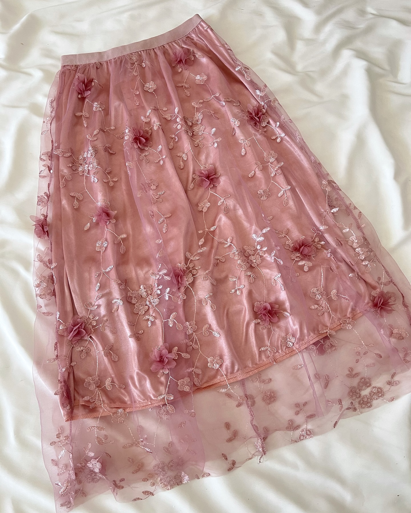 دامن توری گل برجسته