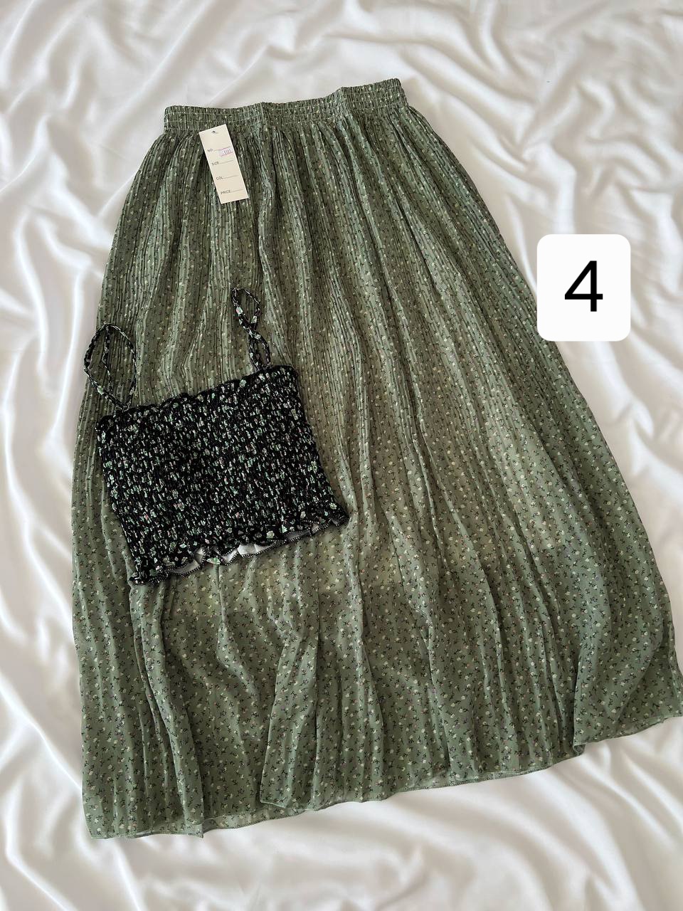 دامن گلدار پلیسه