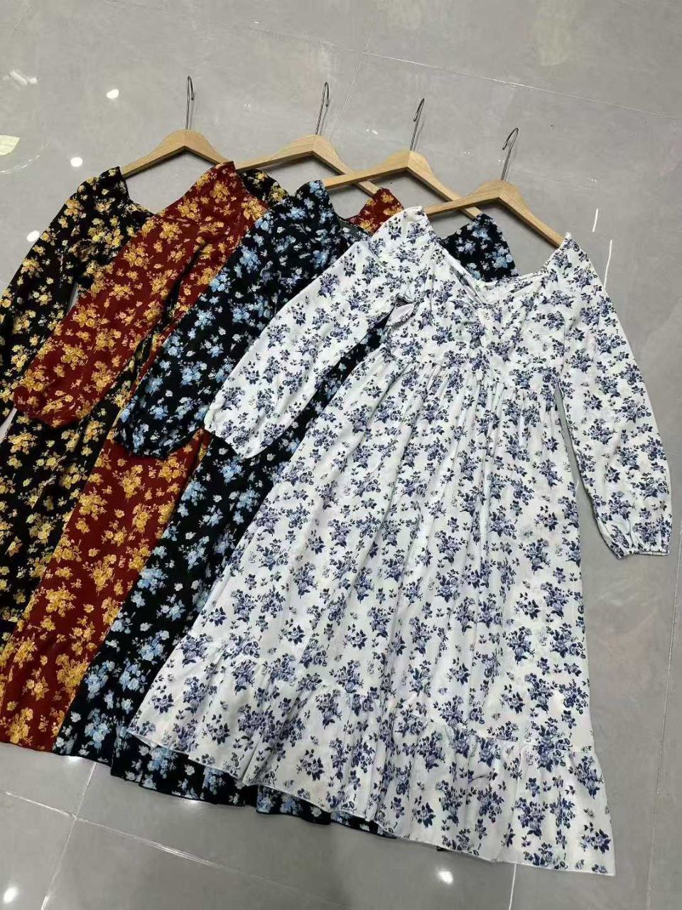 پیراهن گلدار نخی