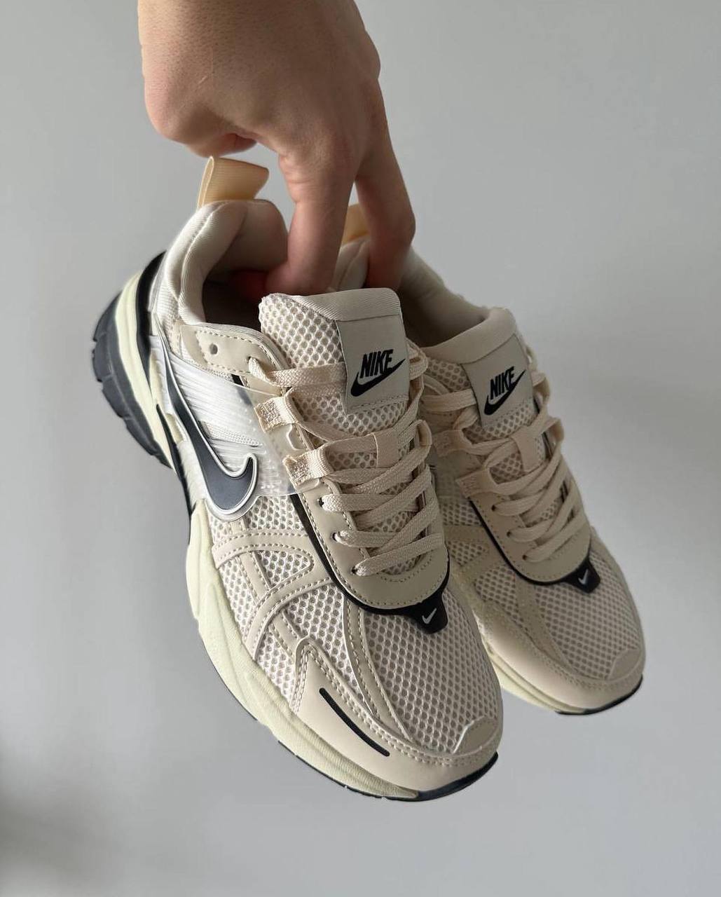  نایک وی تو کی ران Nike v2k run کد