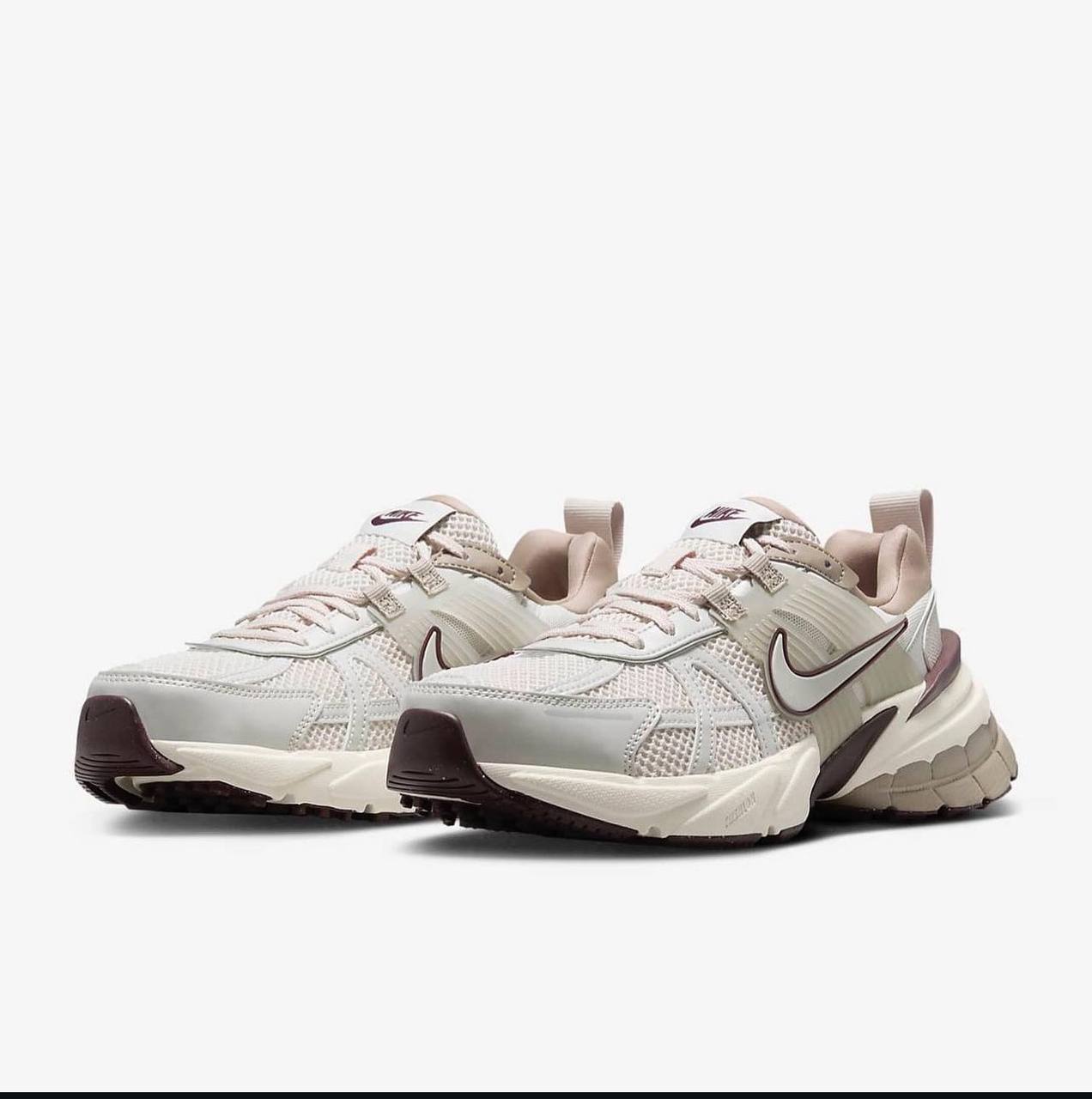 نایک وی تو کی ران Nike v2k run کد