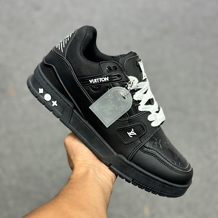 کتونی لیویتون مشکی  Louis Vuitton LV Trainer