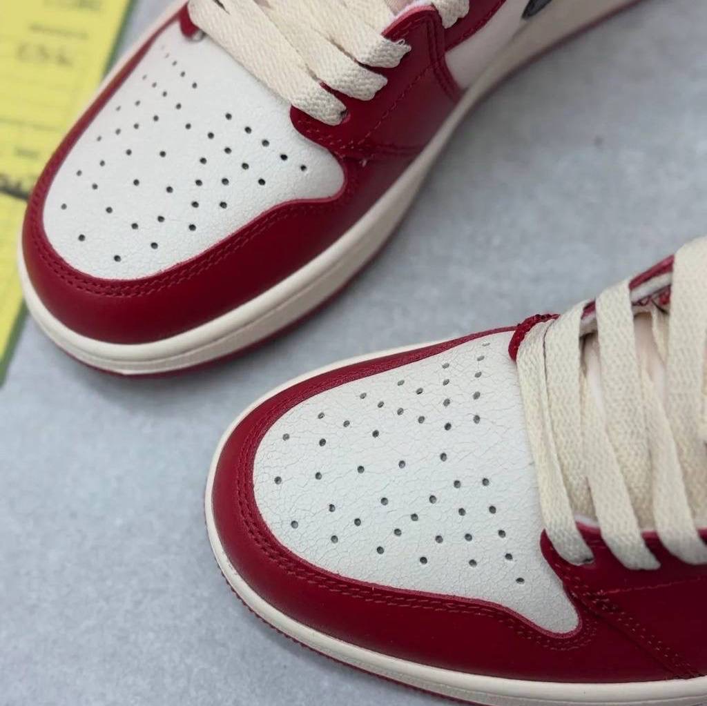 جردن وان شیکاگو لاست اند فاوند Nike Air Jordan1 Chicago Lost and Found