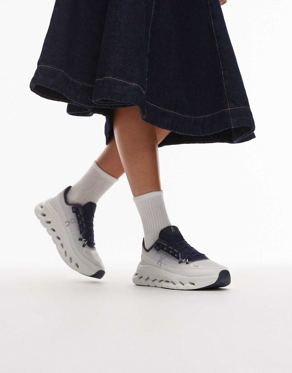 کتونی آن رانینگ (کیو‌سی) QC