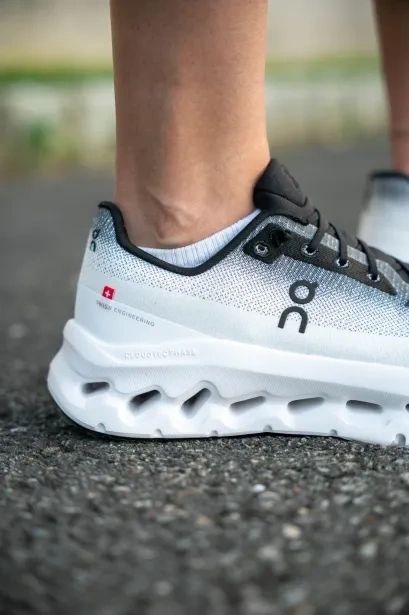 کتونی آن رانینگ (کیو‌سی) QC