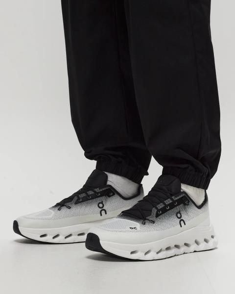 کتونی آن رانینگ (کیو‌سی) QC