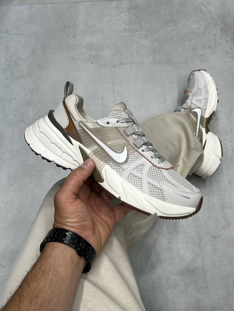  نایک وی تو کی ران Nike v2k run کد