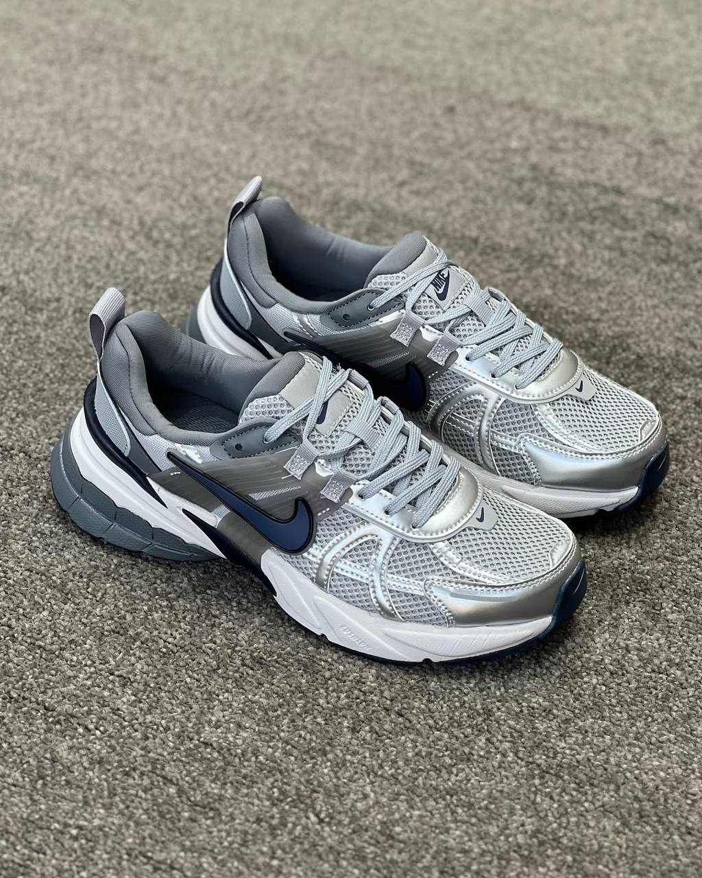  نایک وی تو کی ران Nike v2k run کد