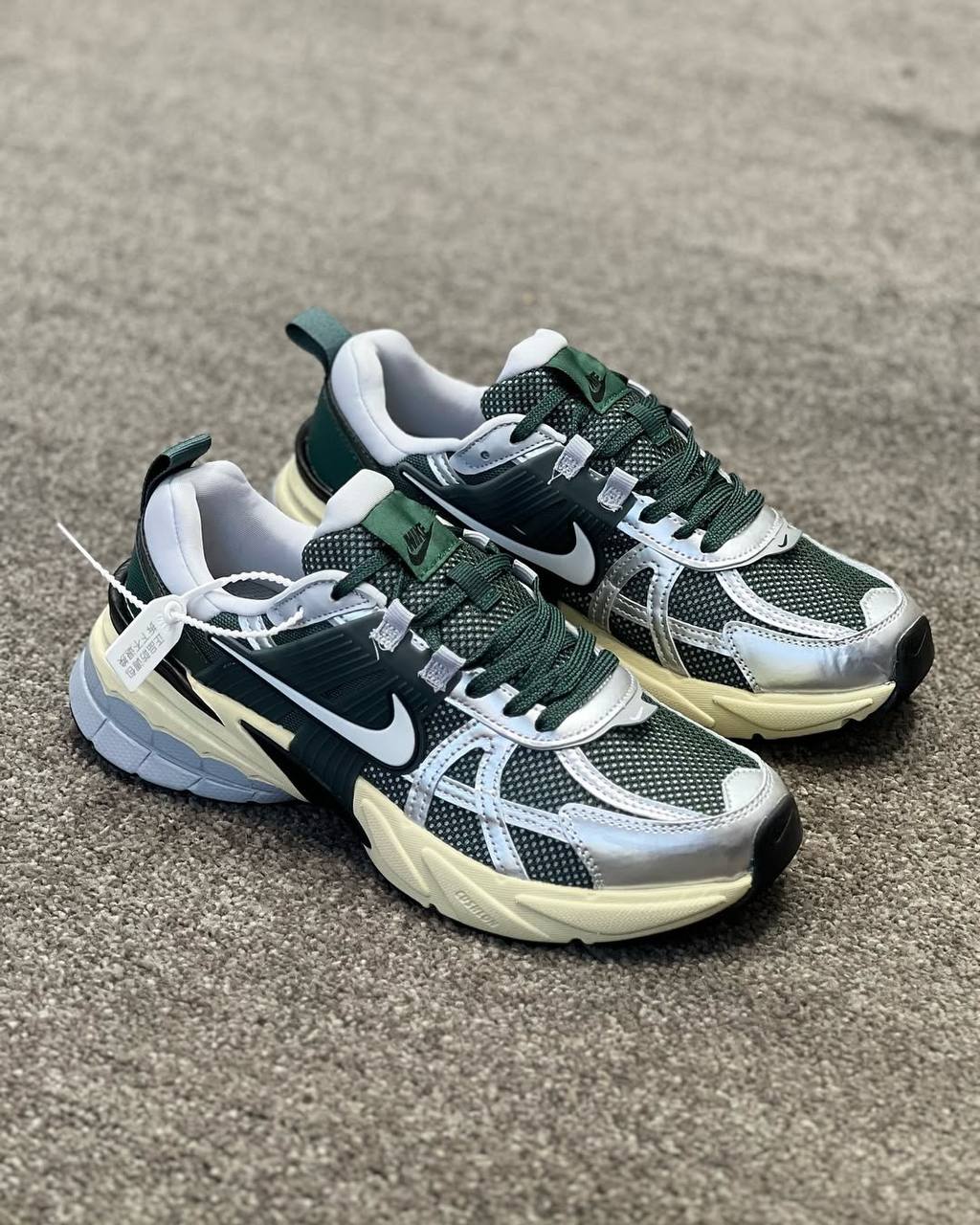  نایک وی تو کی ران Nike v2k run کد
